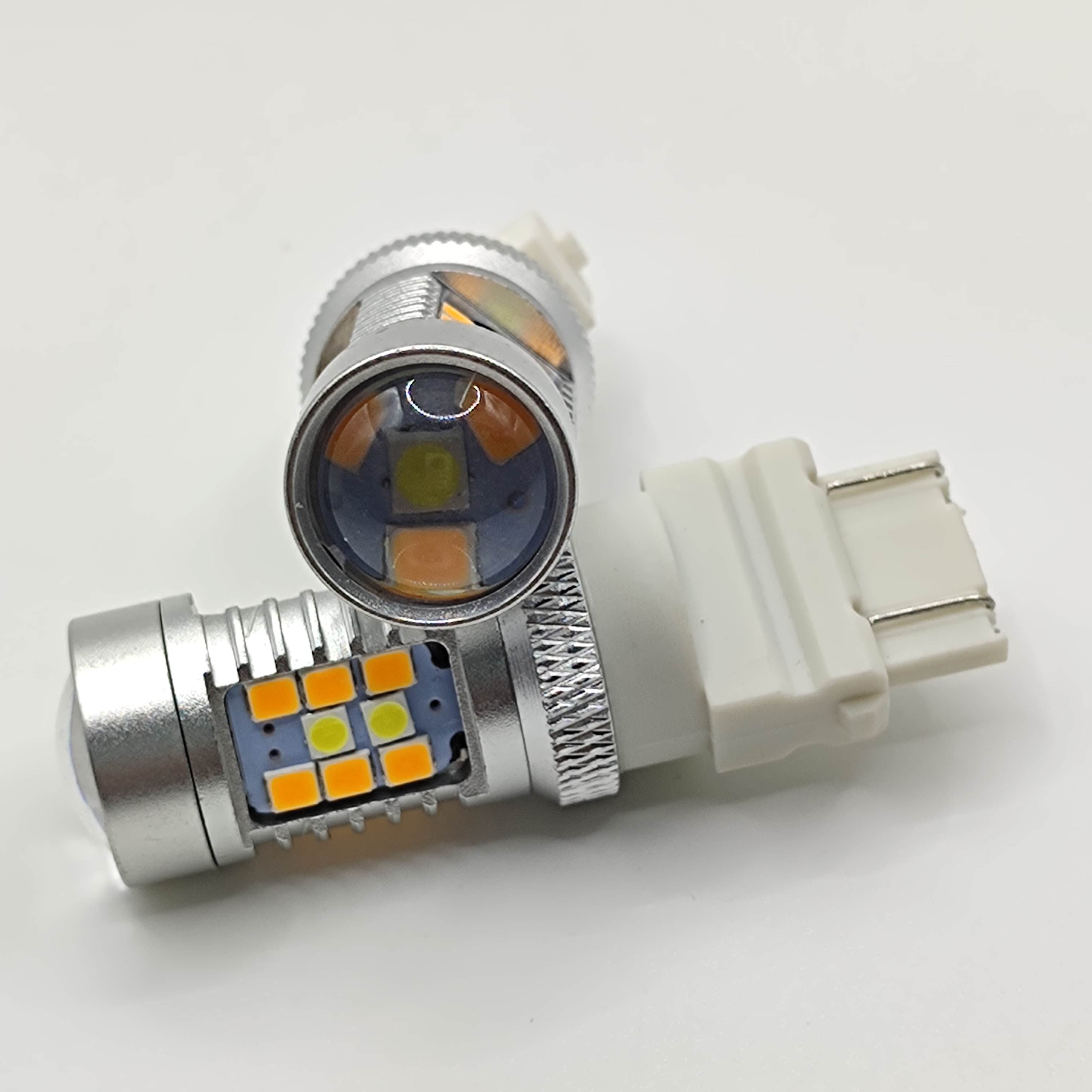 2Pcs 3157 T20 7443 W21/5W W21W LED Canbus Switchback Bulbs For Car DRL Turn Signal Lights Dual Color White and Amber 12V